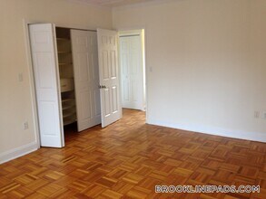 117 Thornton Rd in Brookline, MA - Building Photo - Building Photo