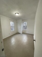 205 N Clinton St in East Orange, NJ - Building Photo - Building Photo