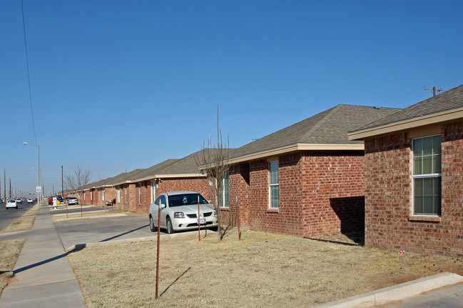 Willow Bend in Lubbock, TX - Building Photo - Building Photo