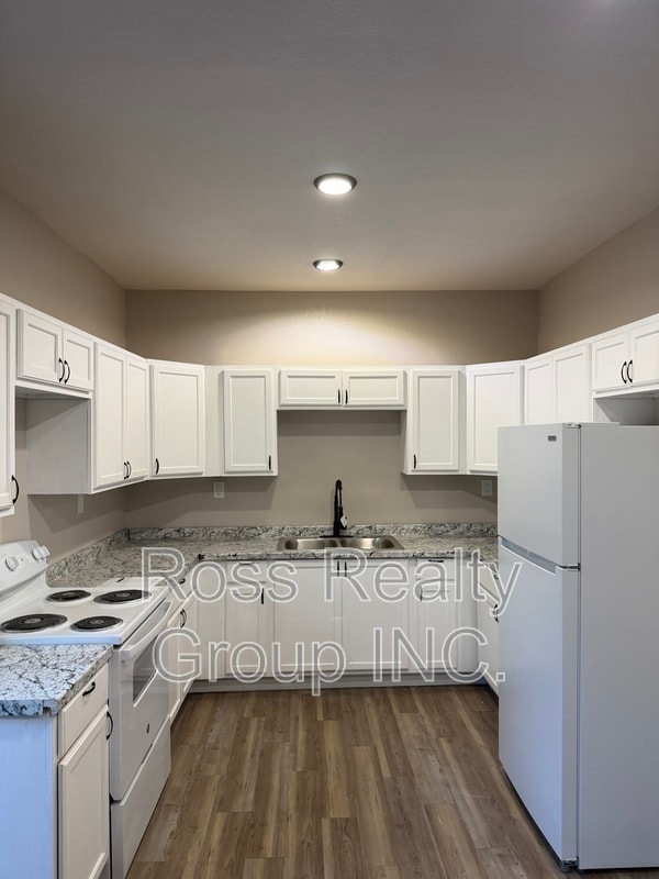 property at 1441 N Erie St