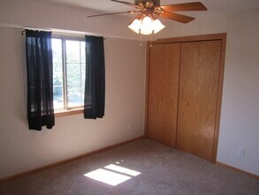 2863 Coral Ct, Unit 103 in Coralville, IA - Building Photo - Building Photo