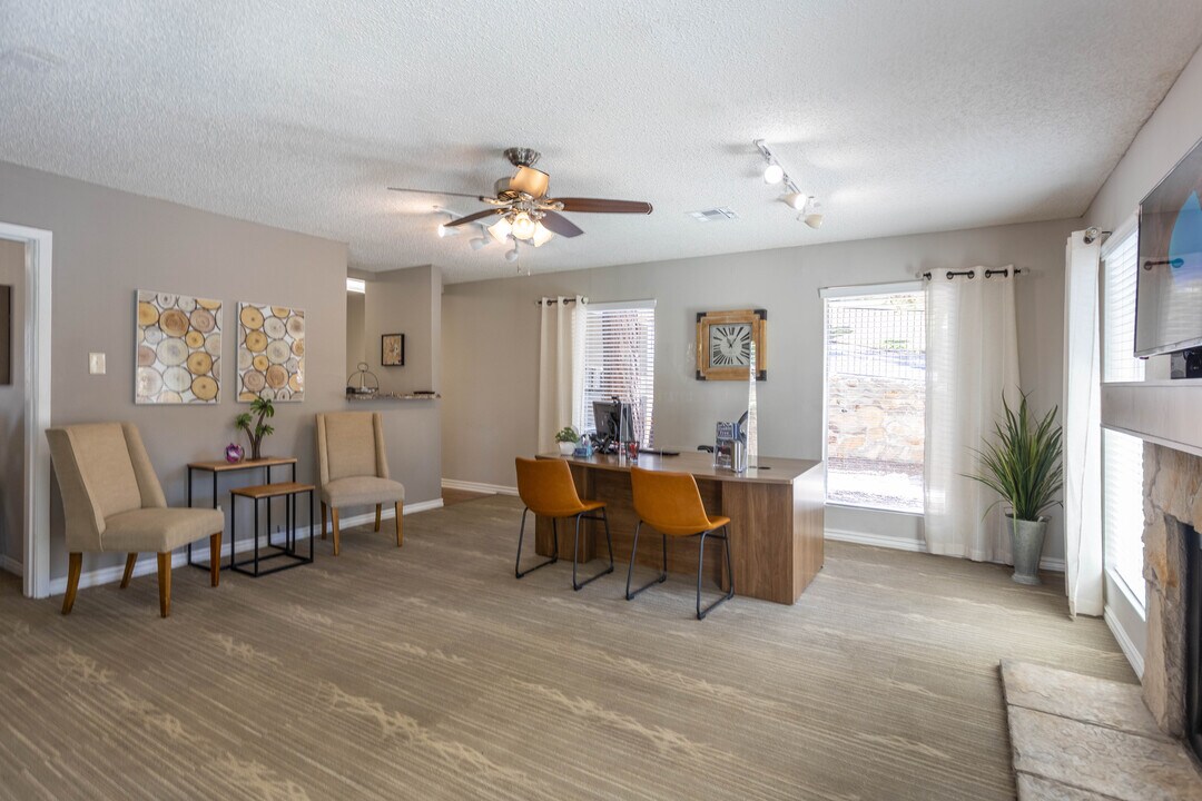 Double Tree in El Paso, TX - Building Photo