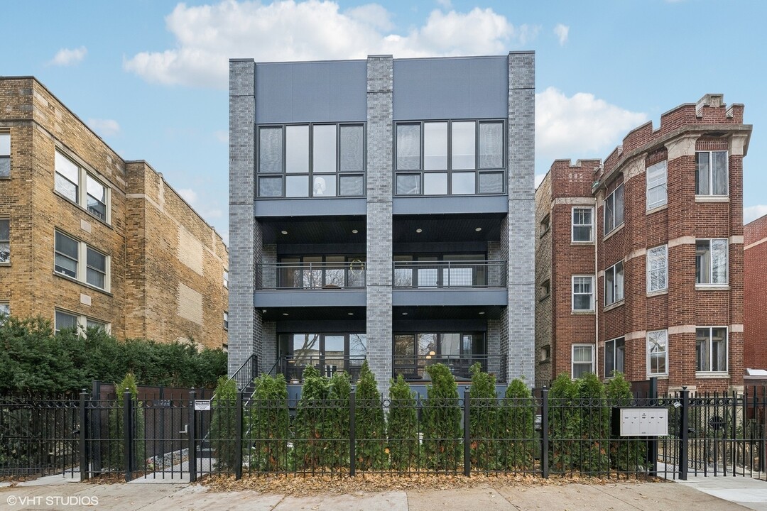 1325 W Carmen Ave in Chicago, IL - Building Photo