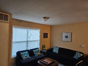 2313 W 5th St in Marshfield, WI - Foto de edificio - Building Photo