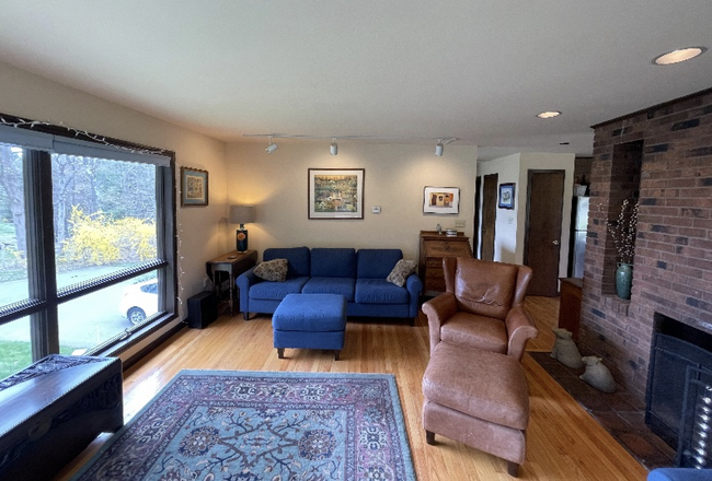 61 Masterson Rd in Whately, MA - Foto de edificio - Building Photo