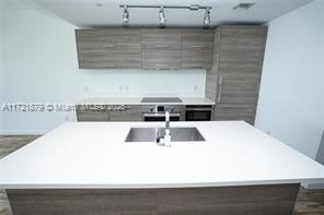 650 NE 32nd St, Unit # 3306 in Miami, FL - Building Photo