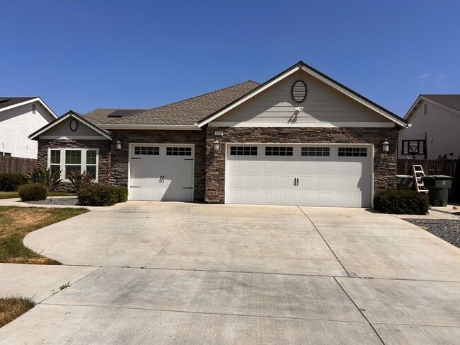 property at 3730 W Vine Ave
