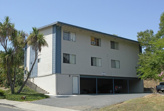 145 Orleans Dr in Martinez, CA - Building Photo - Building Photo