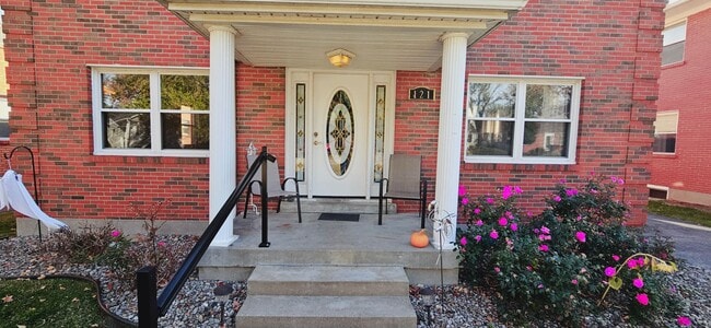 property at 121 McArthur Dr