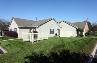 Greentree Village Apartments in Reynoldsburg, OH - Foto de edificio - Building Photo