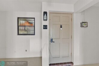 664 SE 20th Ave in Deerfield Beach, FL - Building Photo - Building Photo