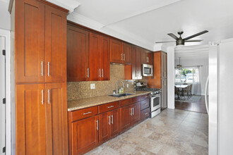 1271 Essex St in Imperial Beach, CA - Building Photo - Building Photo