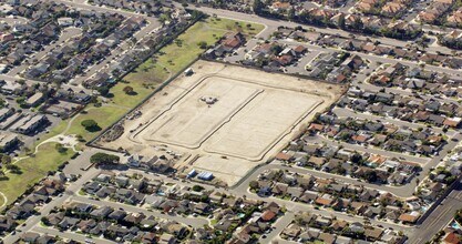 Gisler Residential in Huntington Beach, CA - Foto de edificio - Building Photo