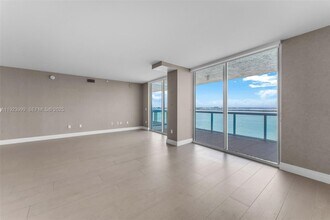 10 Venetian Way in Miami Beach, FL - Building Photo - Building Photo