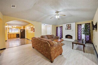 16210 Delgado Dr in Houston, TX - Building Photo - Building Photo