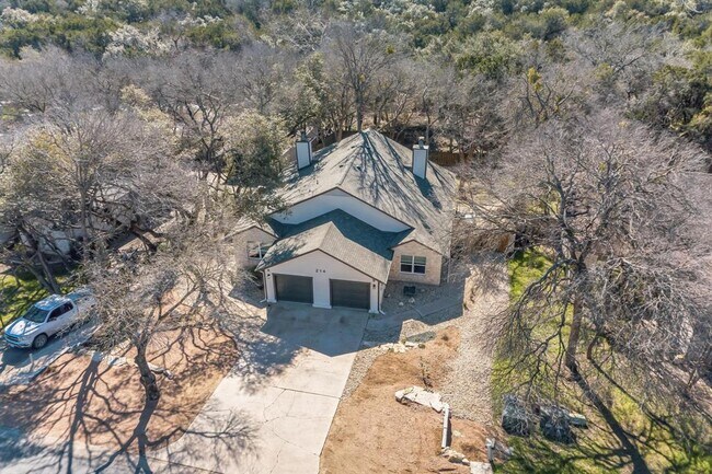 214 Sailmaster St in Lakeway, TX - Building Photo - Building Photo