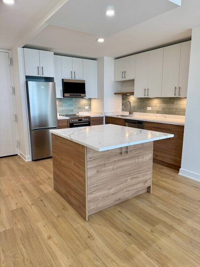 property at 1636 N Wells St