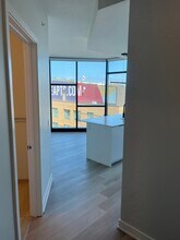 651 N Milwaukee Ave in Chicago, IL - Building Photo - Building Photo