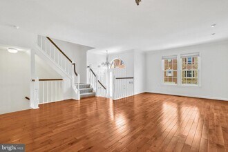 7413 Salford Ct in Alexandria, VA - Building Photo - Building Photo