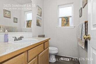 1625 Sundrop Ln SE in Olympia, WA - Building Photo - Building Photo