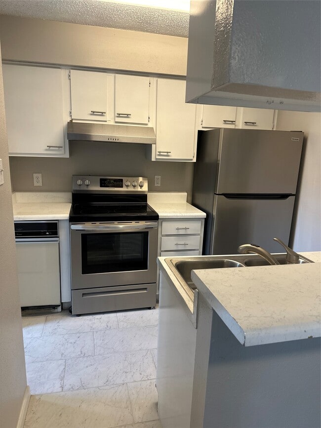 property at 700 Thicket Ln