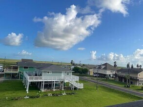 126 Driftwood Rd in Freeport, TX - Building Photo - Building Photo