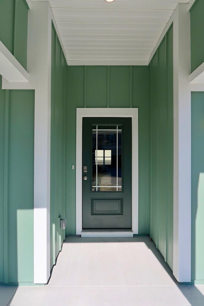 1946 Tree Swallow Dr in Tallahassee, FL - Building Photo - Building Photo