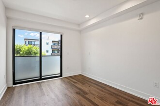 807 N Hudson Ave in Los Angeles, CA - Building Photo - Building Photo