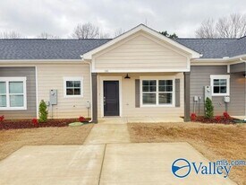 130 Foster Wy Dr in Huntsville, AL - Building Photo