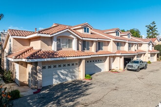 2946 S Campus Ave in Ontario, CA - Building Photo - Building Photo