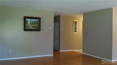 1 Tripplet Rd in Franklin Township, NJ - Building Photo - Building Photo