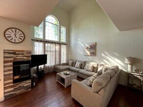 1888 Matin Cir in San Marcos, CA - Building Photo - Building Photo
