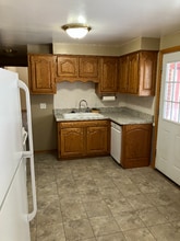 1275 Kellogg St in Green Bay, WI - Building Photo - Building Photo