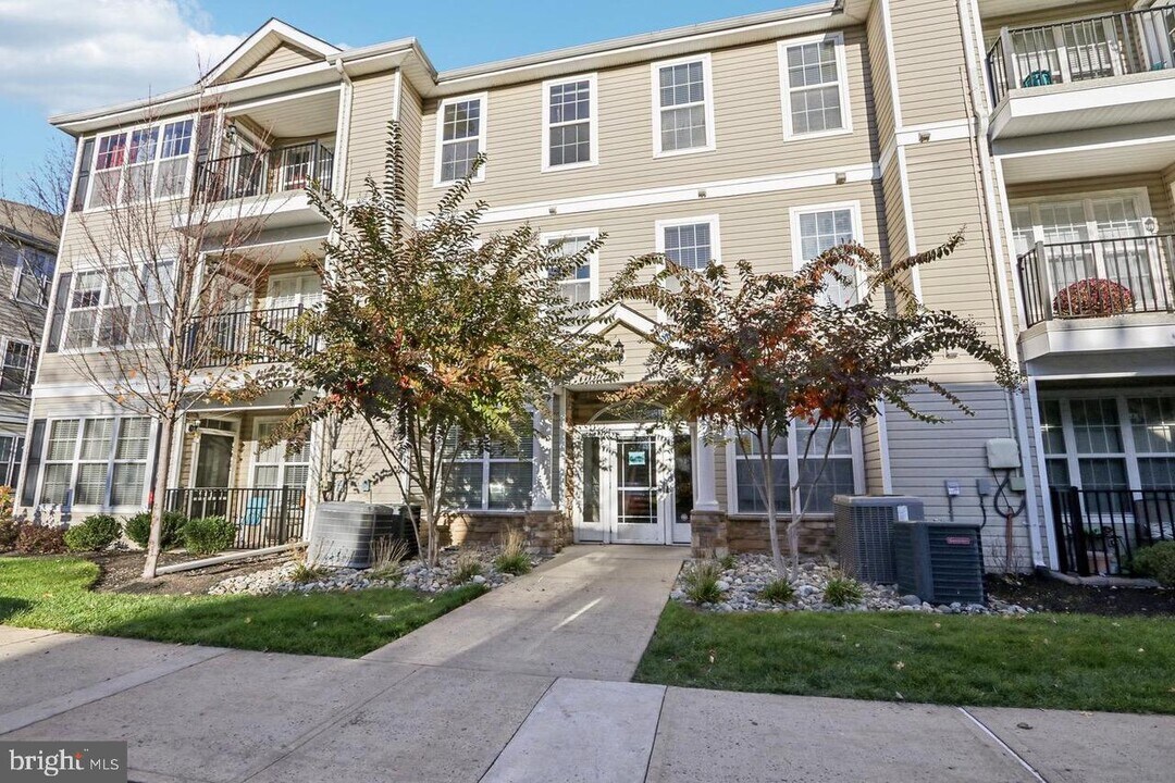 113 Kyle Way in Ewing Township, NJ - Building Photo
