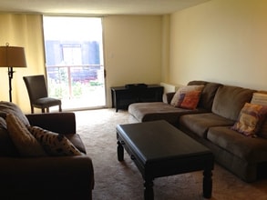2225 Buchtel Blvd S, Unit 808 in Denver, CO - Building Photo - Building Photo