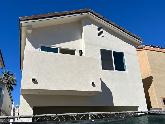 property at 204 18th St