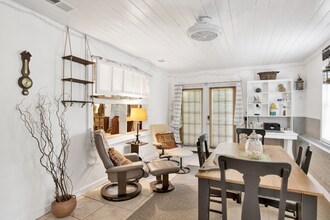 571 Dogwood Ave in Fairhope, AL - Foto de edificio - Building Photo