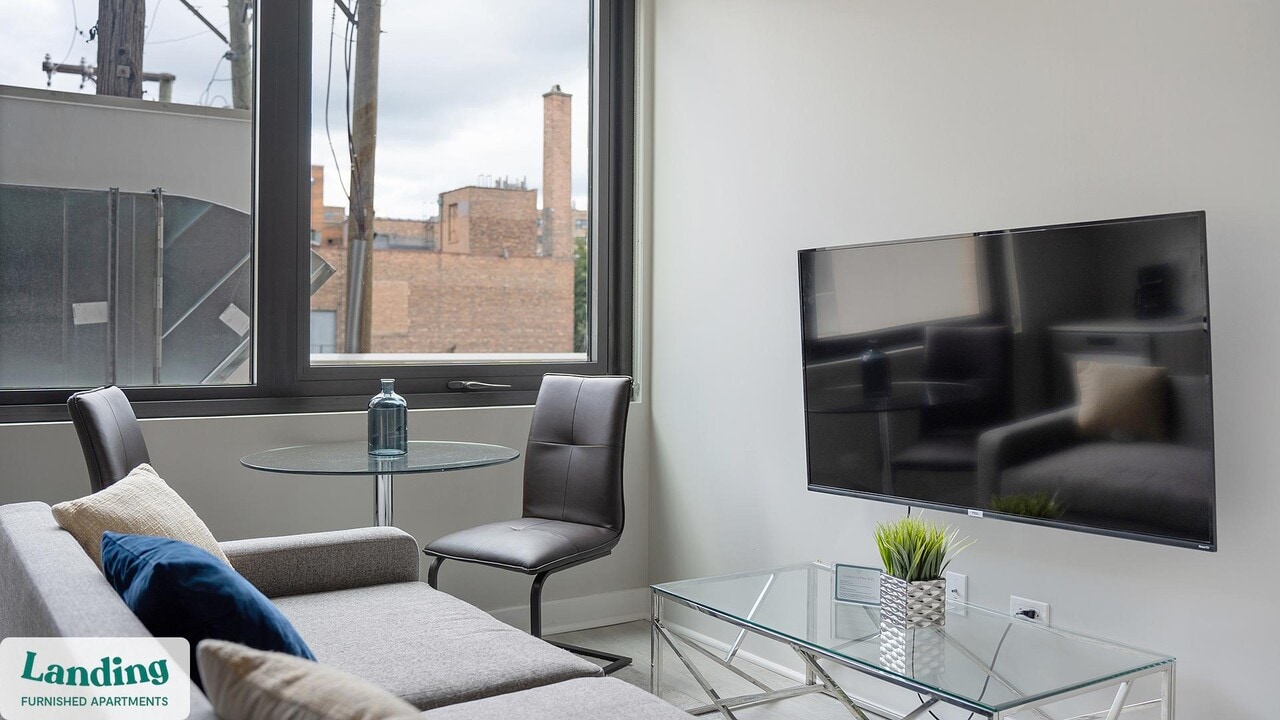 4611 N Broadway in Chicago, IL - Building Photo