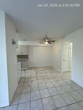 320 S Crespi Ave in Exeter, CA - Building Photo - Building Photo