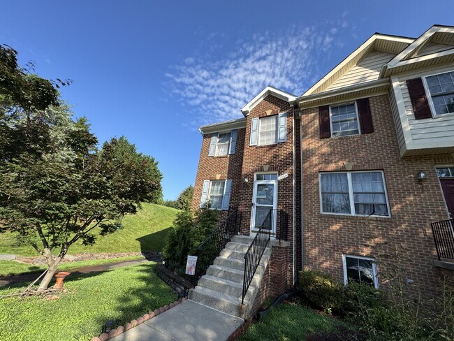 12964 Pinehurst Greens Ct in Fairfax, VA - Building Photo - Building Photo