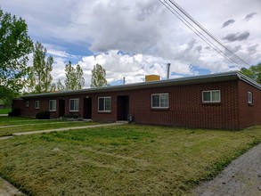 1071 W 700 S in Salt Lake City, UT - Foto de edificio - Building Photo