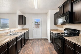 7516 Bowdre in San Antonio, TX - Building Photo - Building Photo