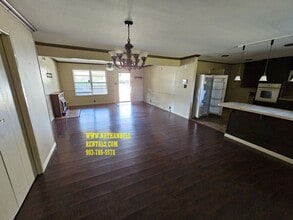 3165 E Houston St in Paris, TX - Building Photo - Building Photo