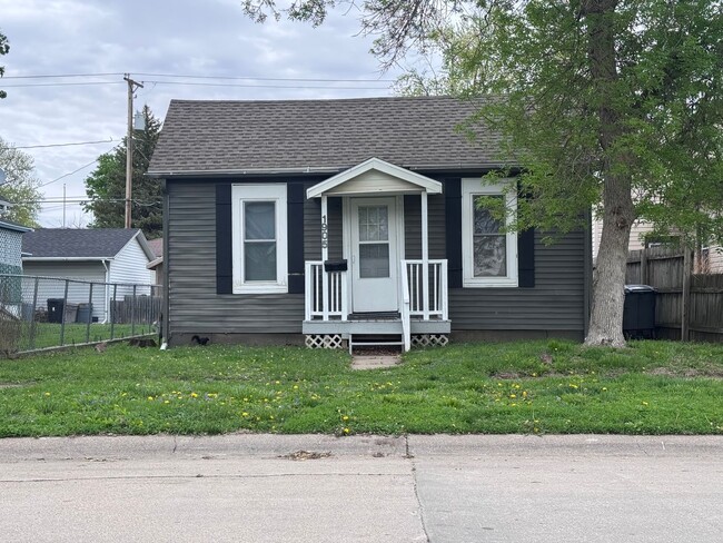 property at 1905 S 11th St