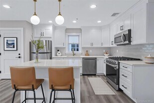 110 School St, Unit 1 in Glen Cove, NY - Building Photo