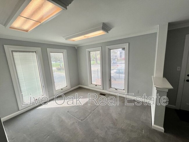 113 Holly Crescent in Virginia Beach, VA - Building Photo - Building Photo