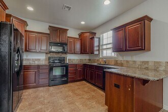 4720 W Trail Dust St in Fayetteville, AR - Building Photo - Building Photo