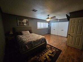 4585 Casa Mia Cir in Las Vegas, NV - Building Photo - Building Photo