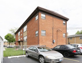 123 E Blecke Ave in Addison, IL - Foto de edificio - Building Photo