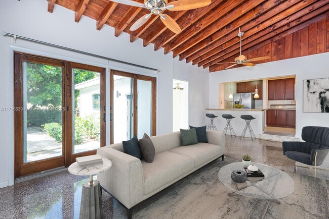 454 NE 93rd St in Miami Shores, FL - Building Photo - Building Photo